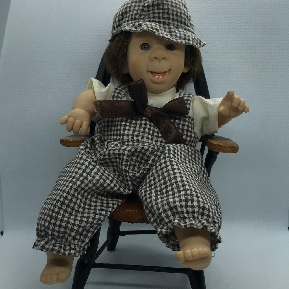Gi-Go Palm Pals Bean Bag Happy Boy Doll